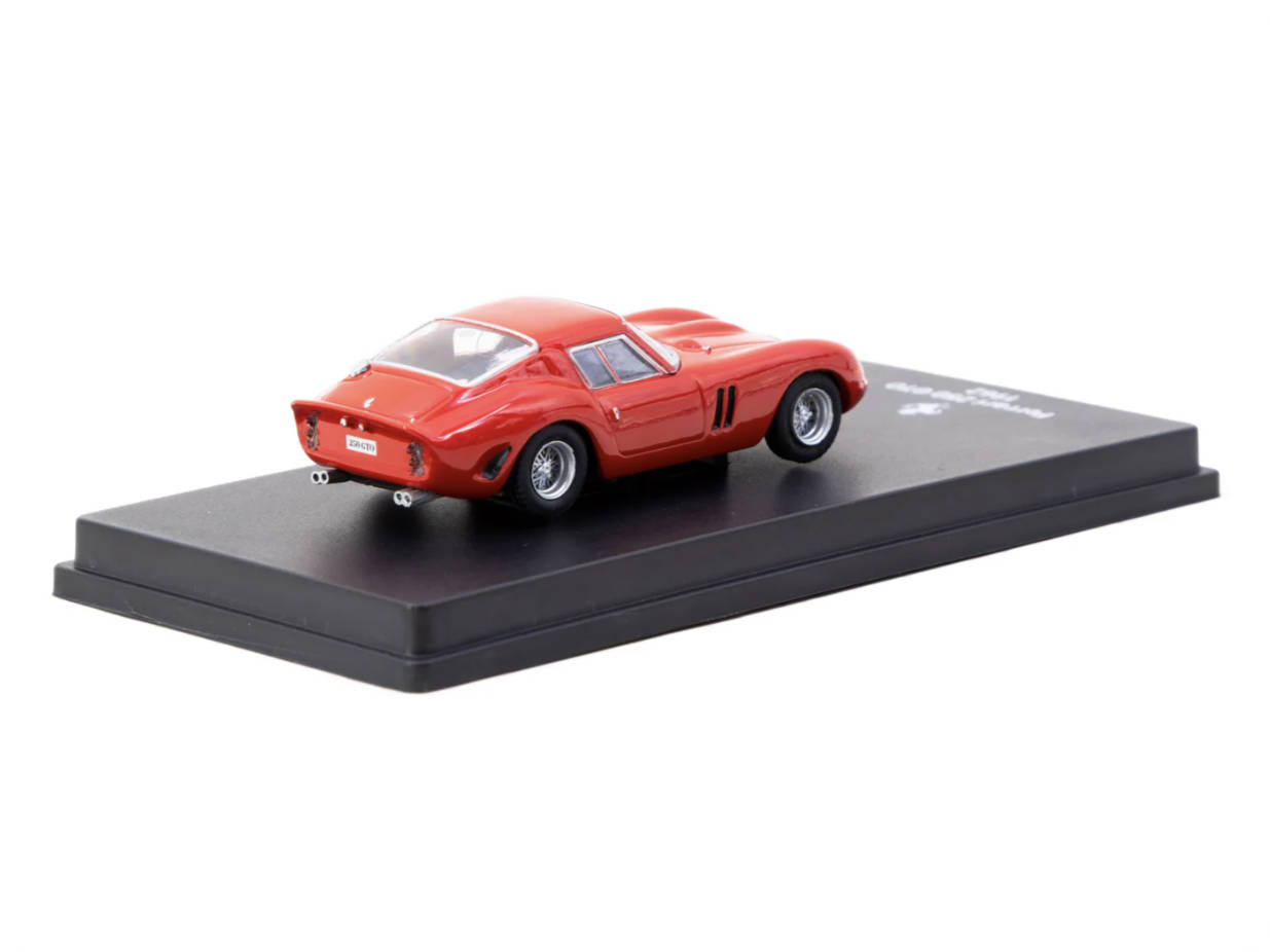 Car in Magazine CENTAURIA IXO  - Die Cast Car 1 64 のレビューと価格