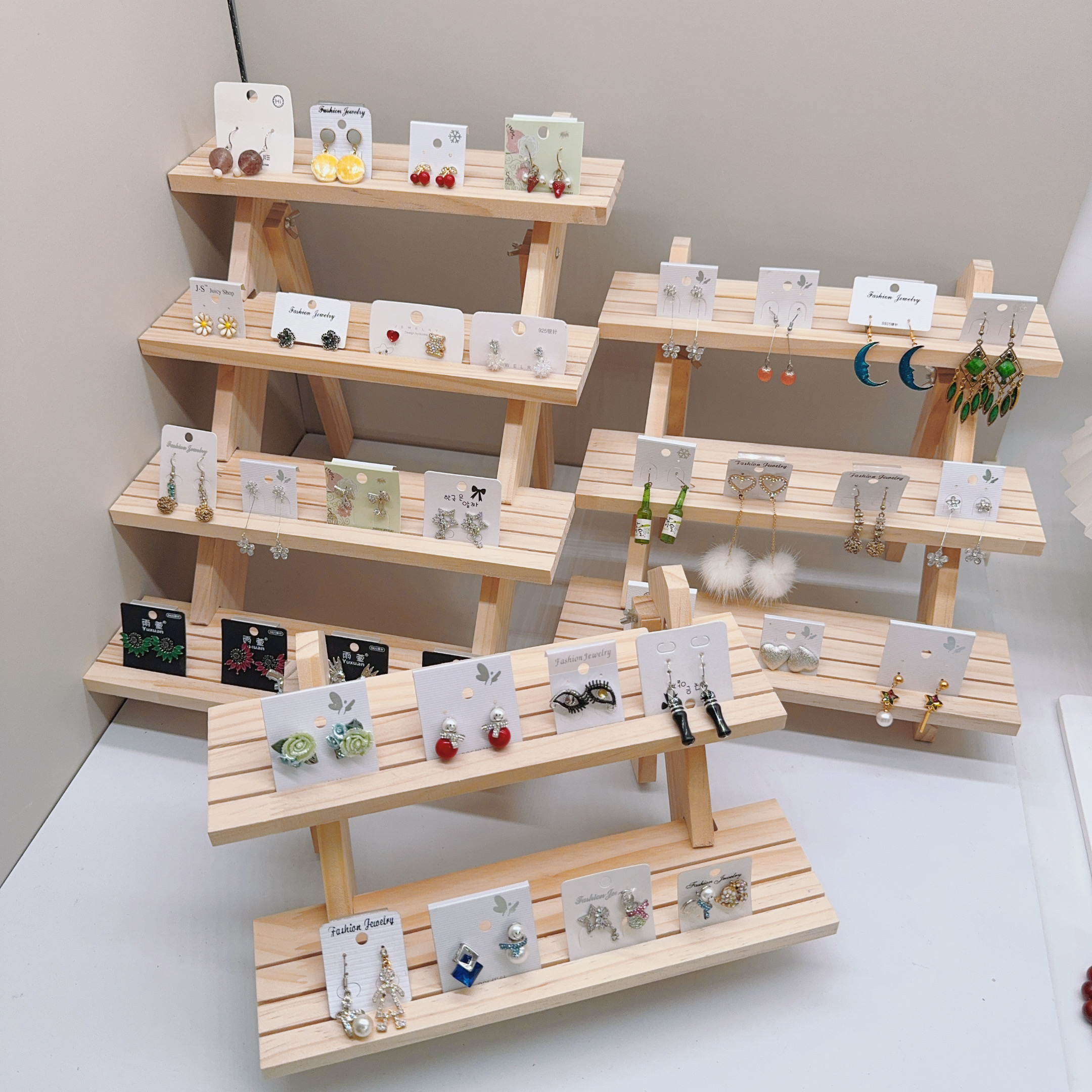 Ear Stud Holder Riser Multi-ti - Display Risers Set のレビューと価格