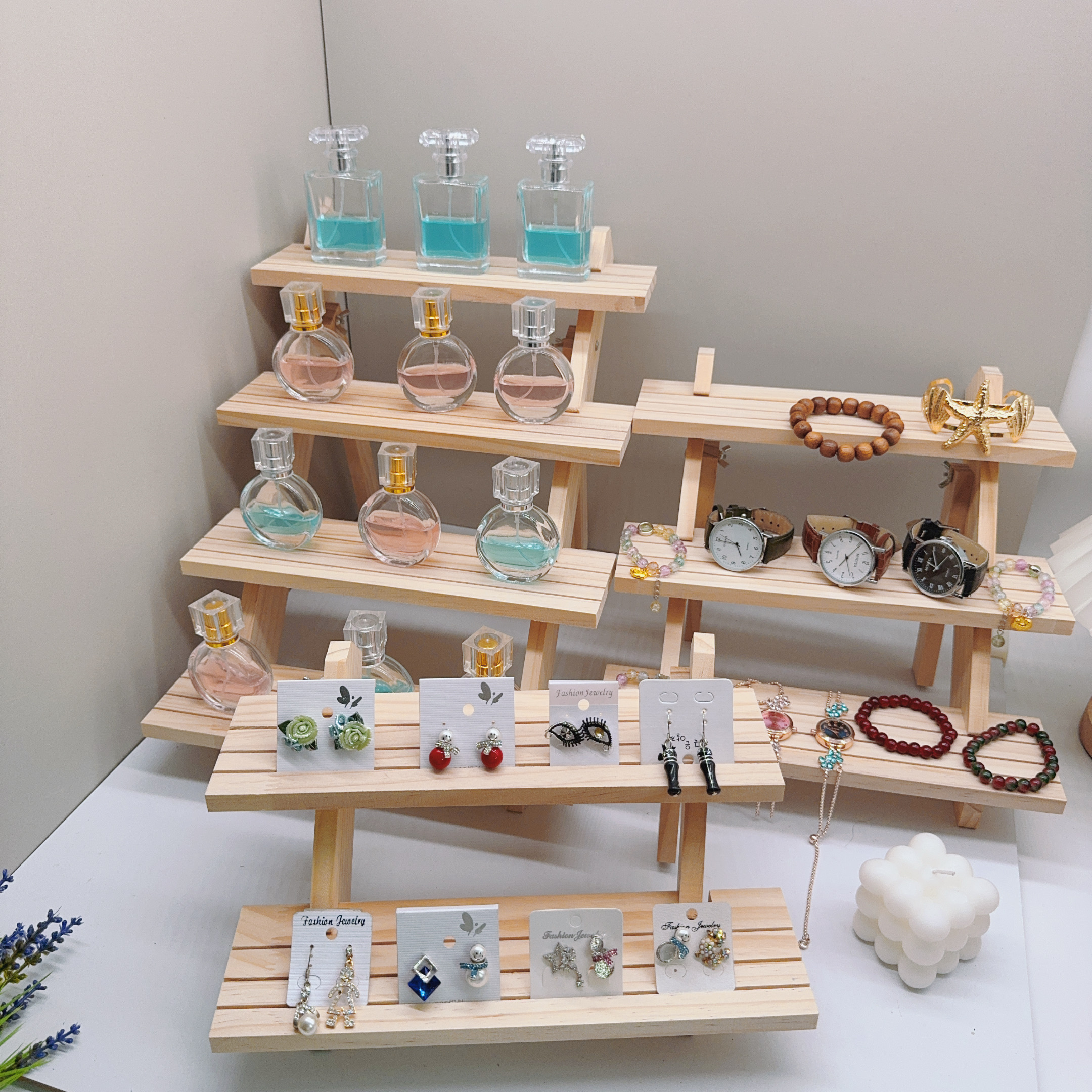 Ear Stud Holder Riser Multi-ti - Display Risers Set のレビューと価格